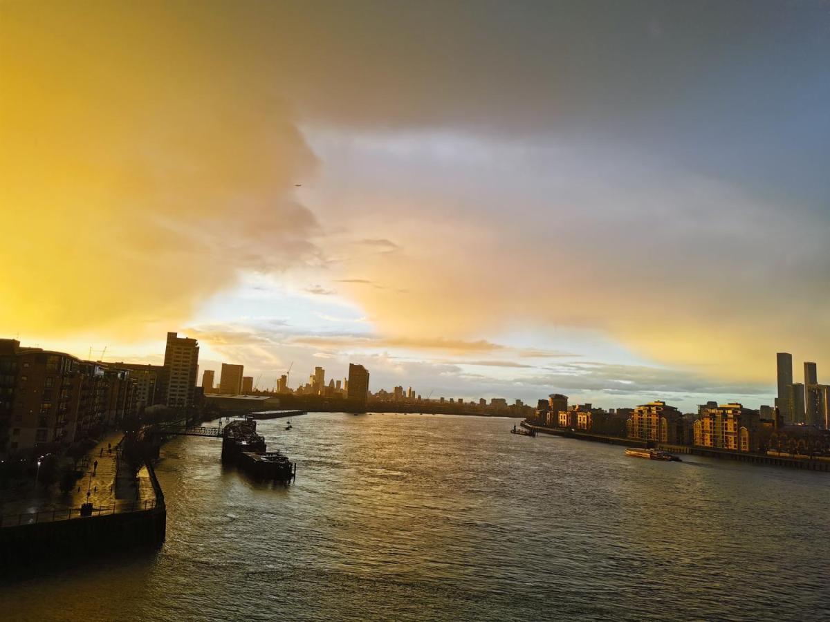 Homestay Room With Stunning Thames River View Londra Esterno foto