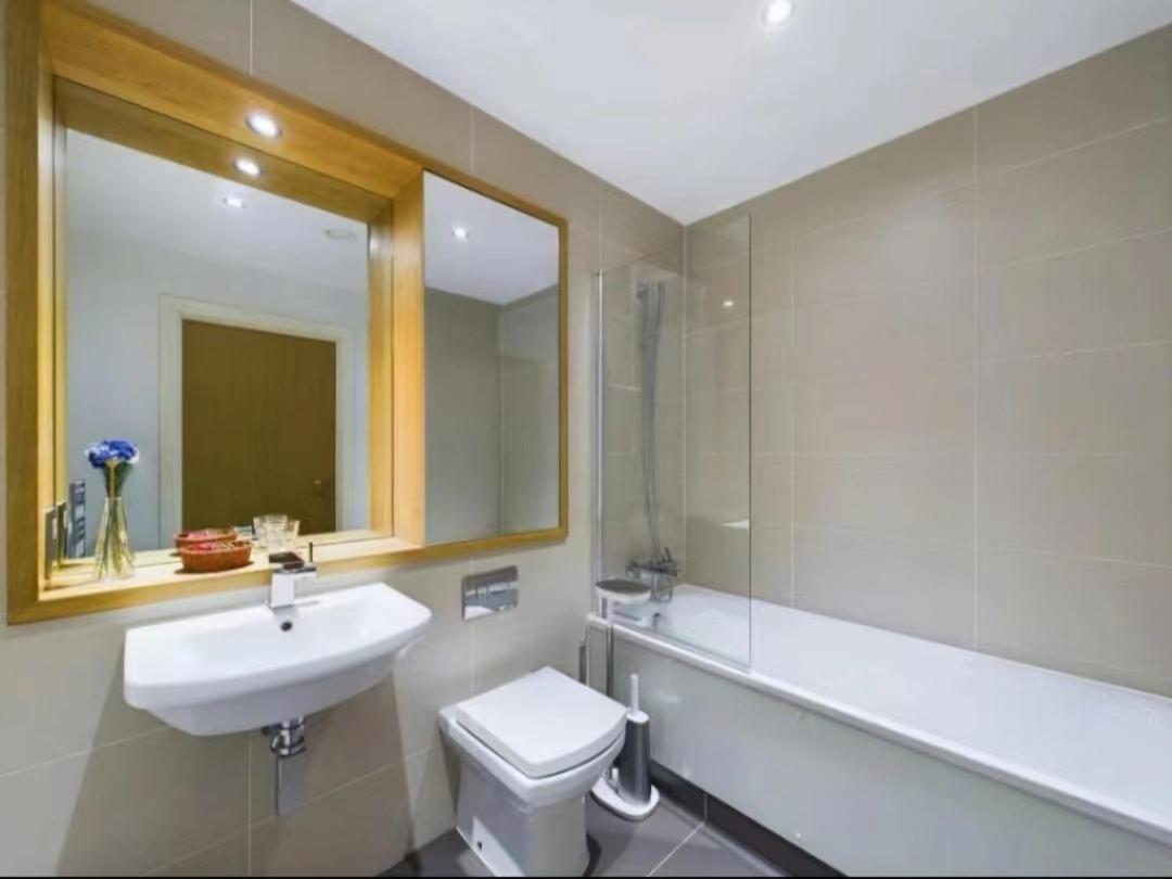 Homestay Room With Stunning Thames River View Londra Esterno foto